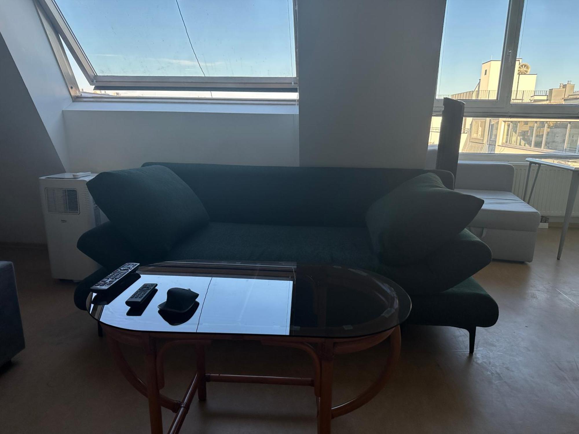Cozy Bright Penthouse Close To U1 And U6 Metros Wenen Buitenkant foto