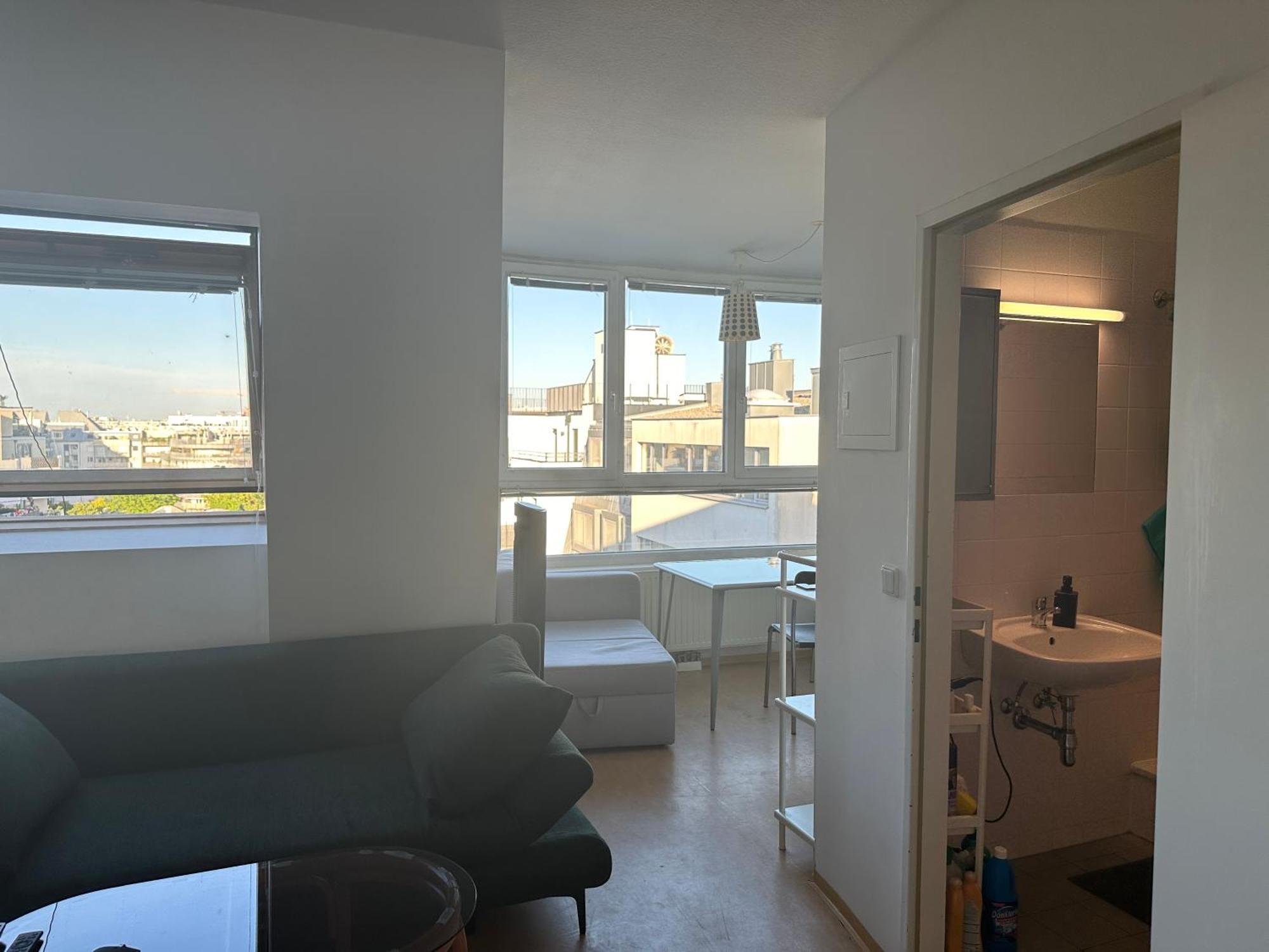 Cozy Bright Penthouse Close To U1 And U6 Metros Wenen Buitenkant foto