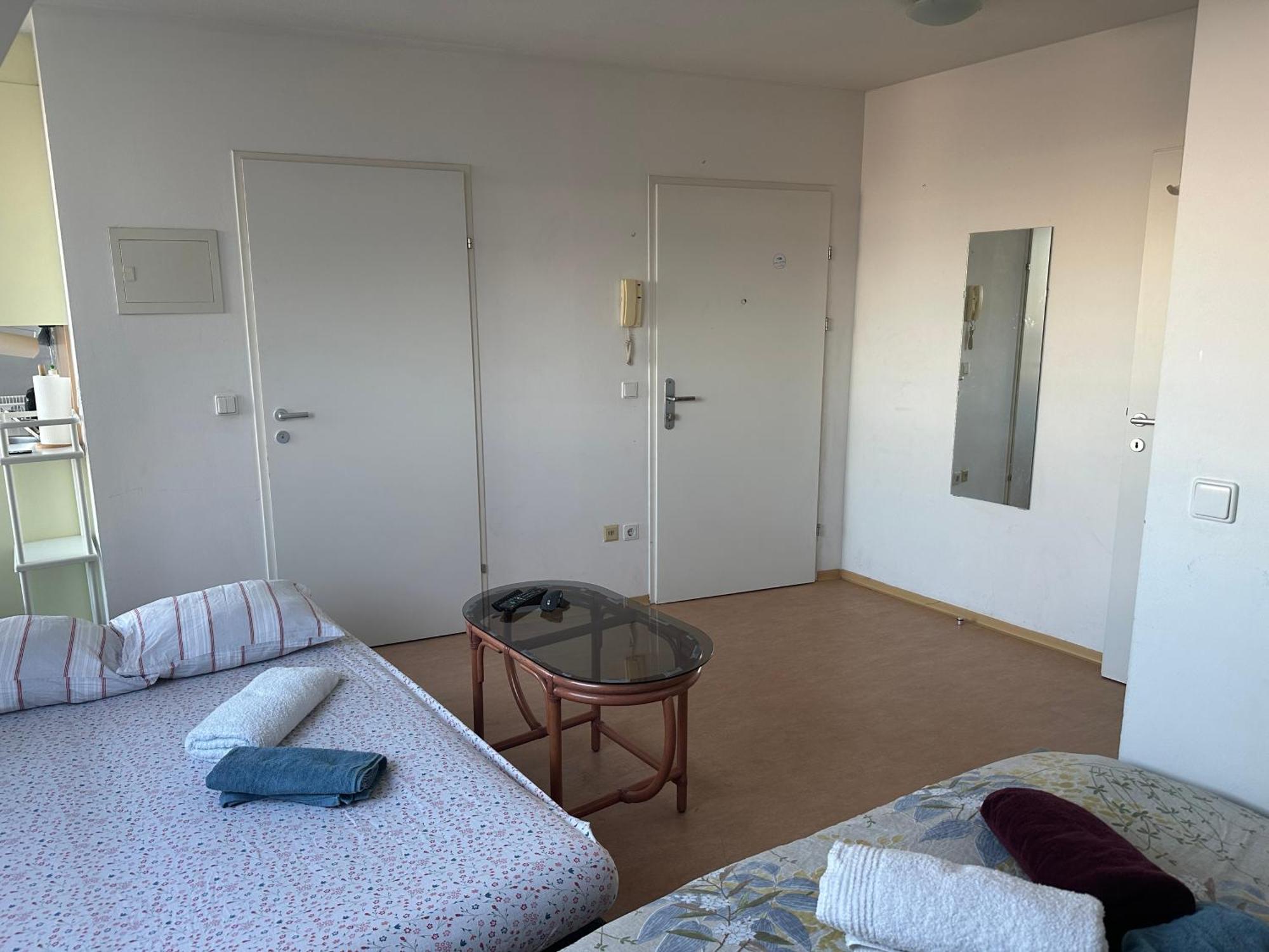 Cozy Bright Penthouse Close To U1 And U6 Metros Wenen Buitenkant foto